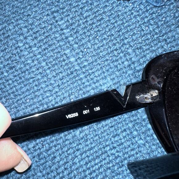 Valentino Sunglasses Frames V625S 210 001 135 Cut Out “V” Temple Cat Eye Black - Picture 6 of 9